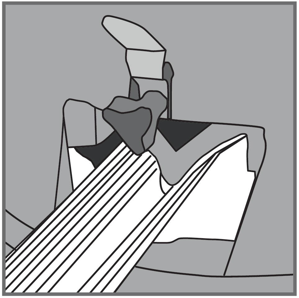 Beim Durchziehen des Eckschutzprofils wird automatisch die richtige Menge Spachtelmasse auf der Rückseite aufgetragen